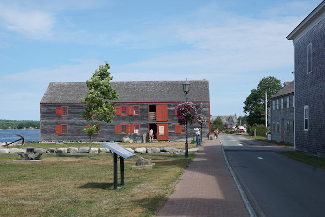 Shelburne shoreline street