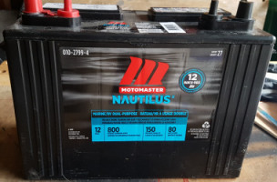 MOTOMASTER 80Amps battery 