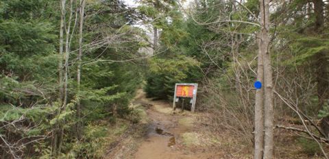 Booth's Rock Trail Entrance