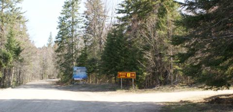 Mizzi Lake Trail parking entrance