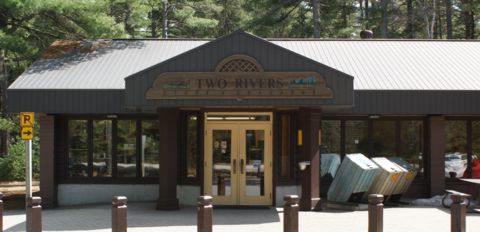 Two Rivers Store Ehntrance