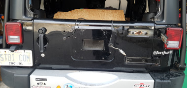 Hinges removed from tailgate 